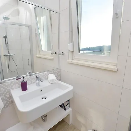 Gorgeous In Lägenhet Rogoznica (Sibenik-Knin)