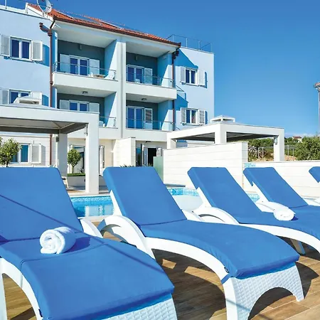 Apartment Awesome In Rogoznica With Sauna *
