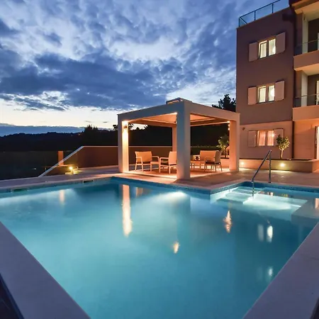Apartment Awesome In Rogoznica With Sauna Rogoznica (Sibenik-Knin)